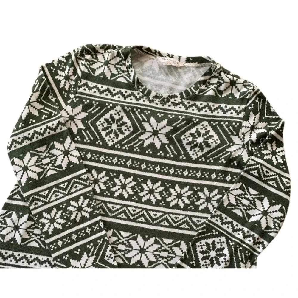 MUMU Mellow Long Sleeve Top Shirt Green‎ Snowflake Holiday Christmas Winter Med - Picture 2 of 5
